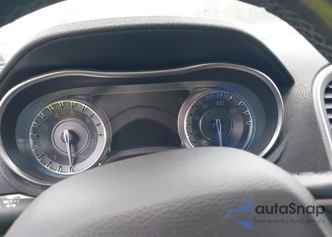 2015 Chrysler 300 Limited из США, поврежденный, VIN 2C3CCAAG2FH930318